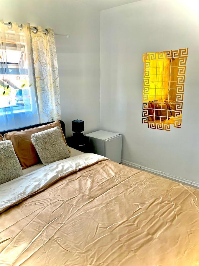 Double Room Bentilee Bucknall  Eksteriør bilde